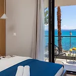 Beachfront Tota With Pool Kastela